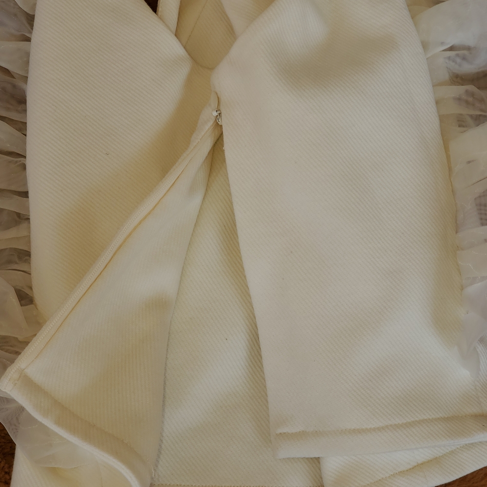 Mulla Cream Ruffled Crop Top NWOT Sm. - Picture 7 of 11